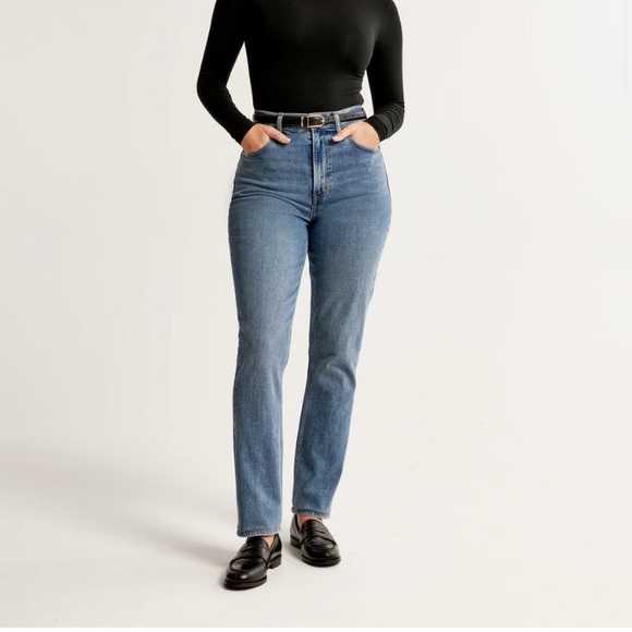 Abercrombie & Fitch Curve Love Ultra High Rise Slim Straight Jeans - Picture 1 of 6
